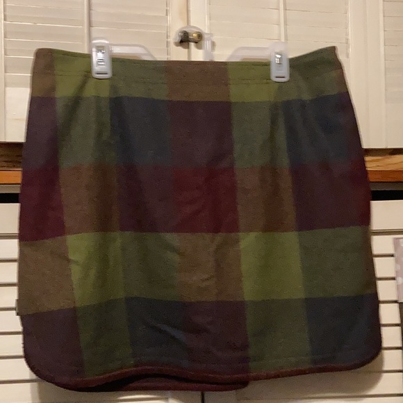 Woolrich Richville II Seasonal Plaid Wool Mini Skirt - Picture 4 of 9